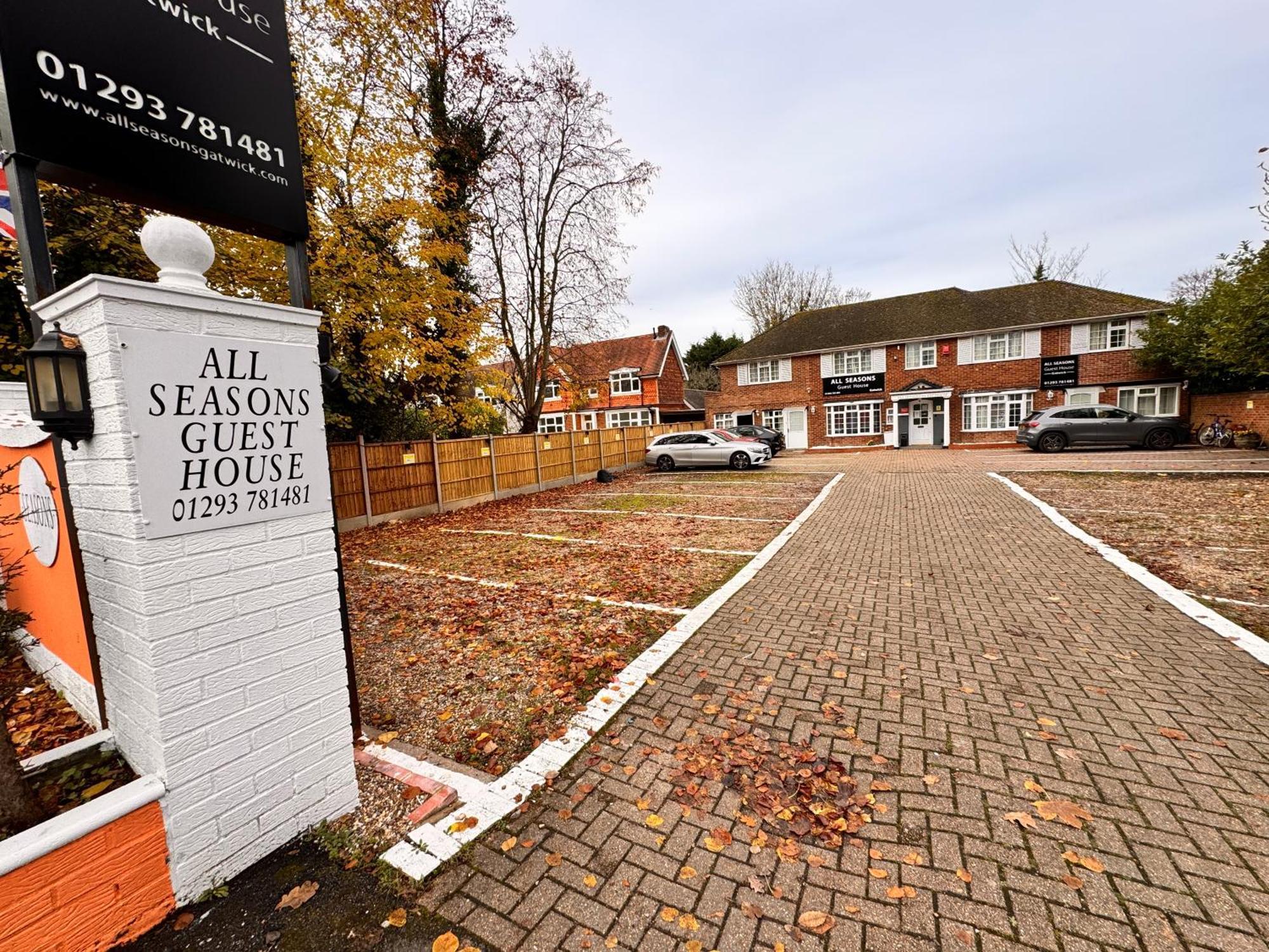All Seasons Guest House Horley Extérieur photo